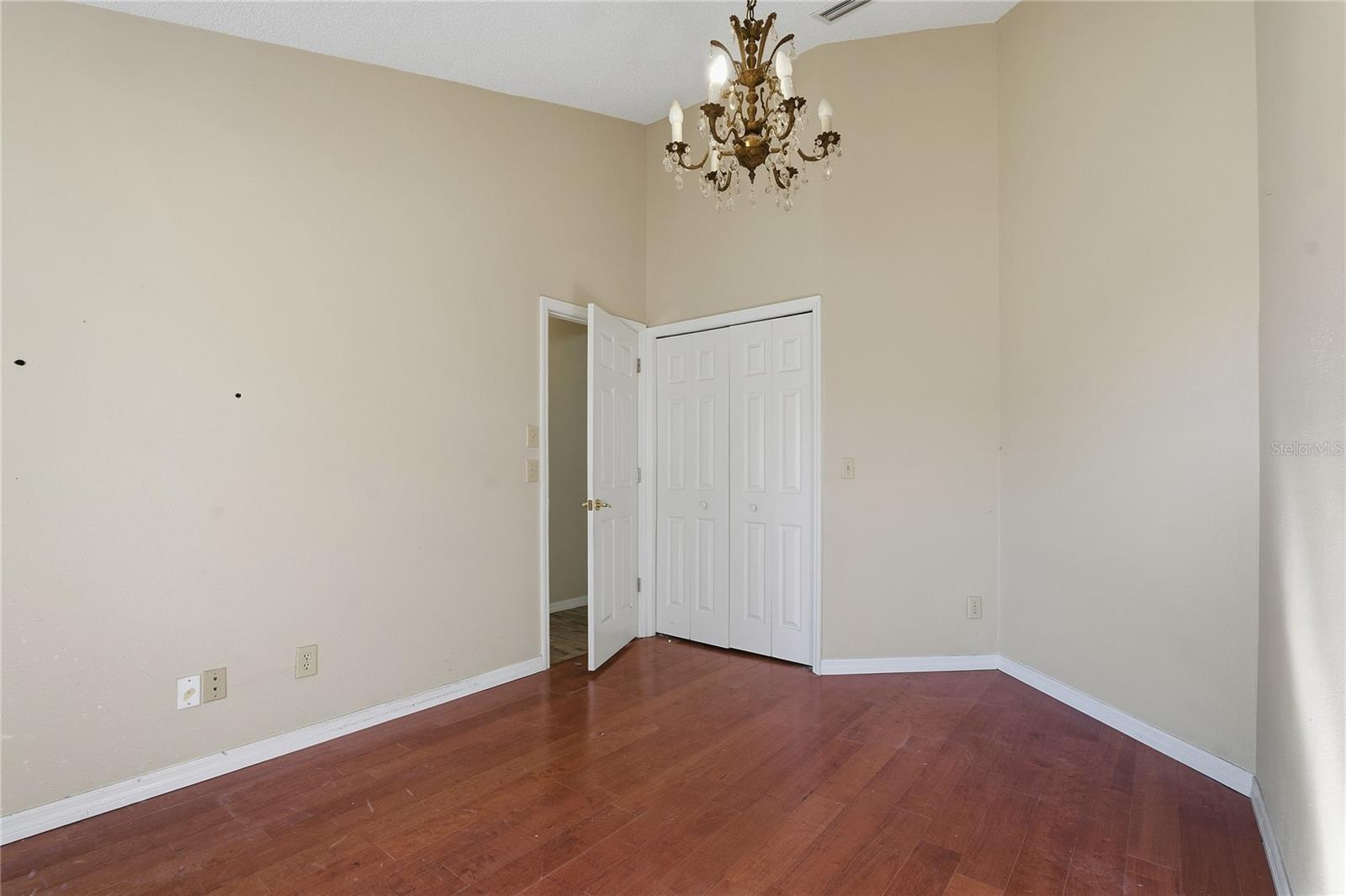 Image 20 of 34 For 4874 Mill Run Drive