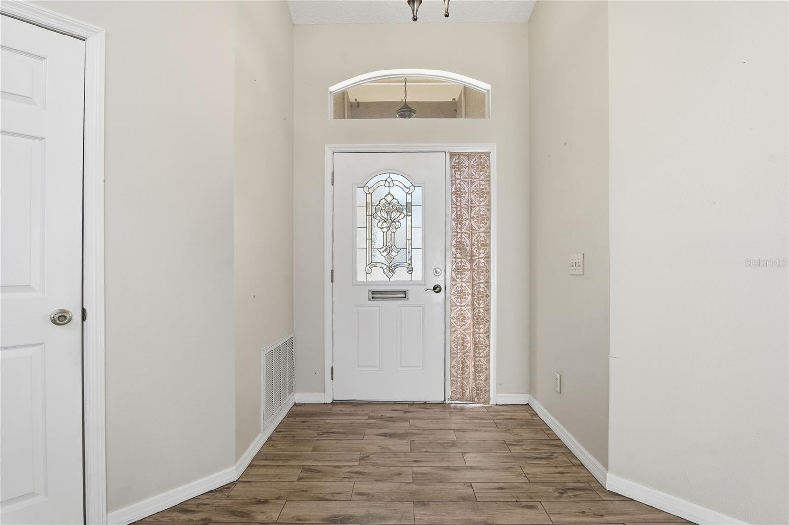 Image 4 of 34 For 4874 Mill Run Drive