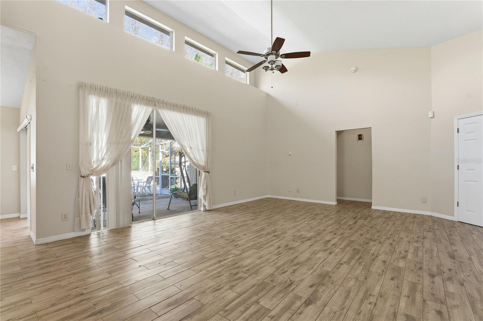 Image 5 of 34 For 4874 Mill Run Drive