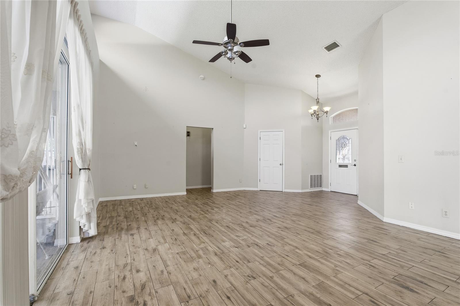 Image 6 of 34 For 4874 Mill Run Drive