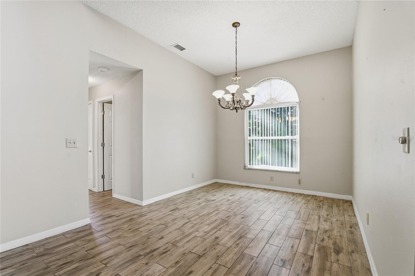 Image 9 of 34 For 4874 Mill Run Drive