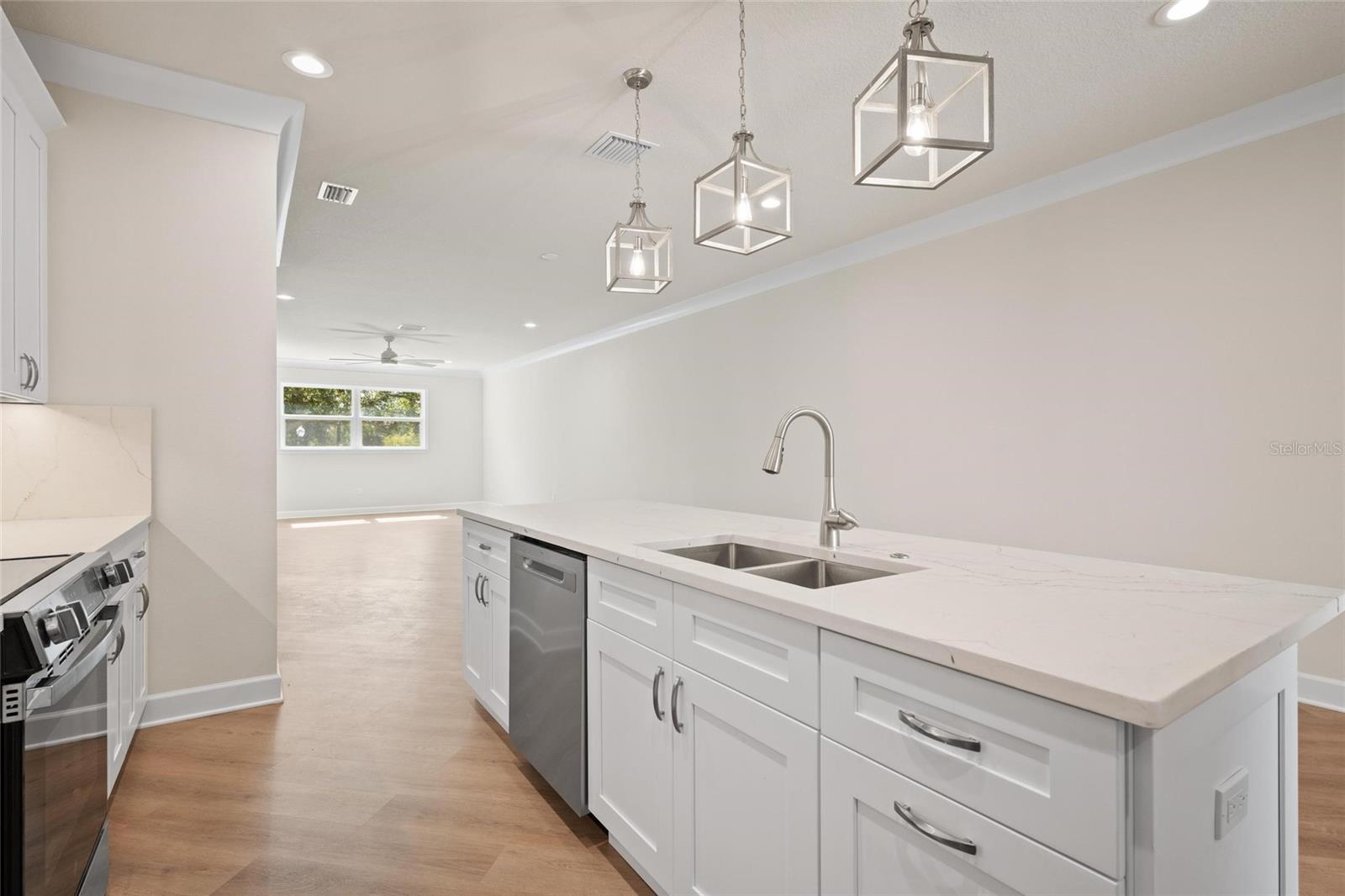 Image 10 of 42 For 199 Live Oak Street