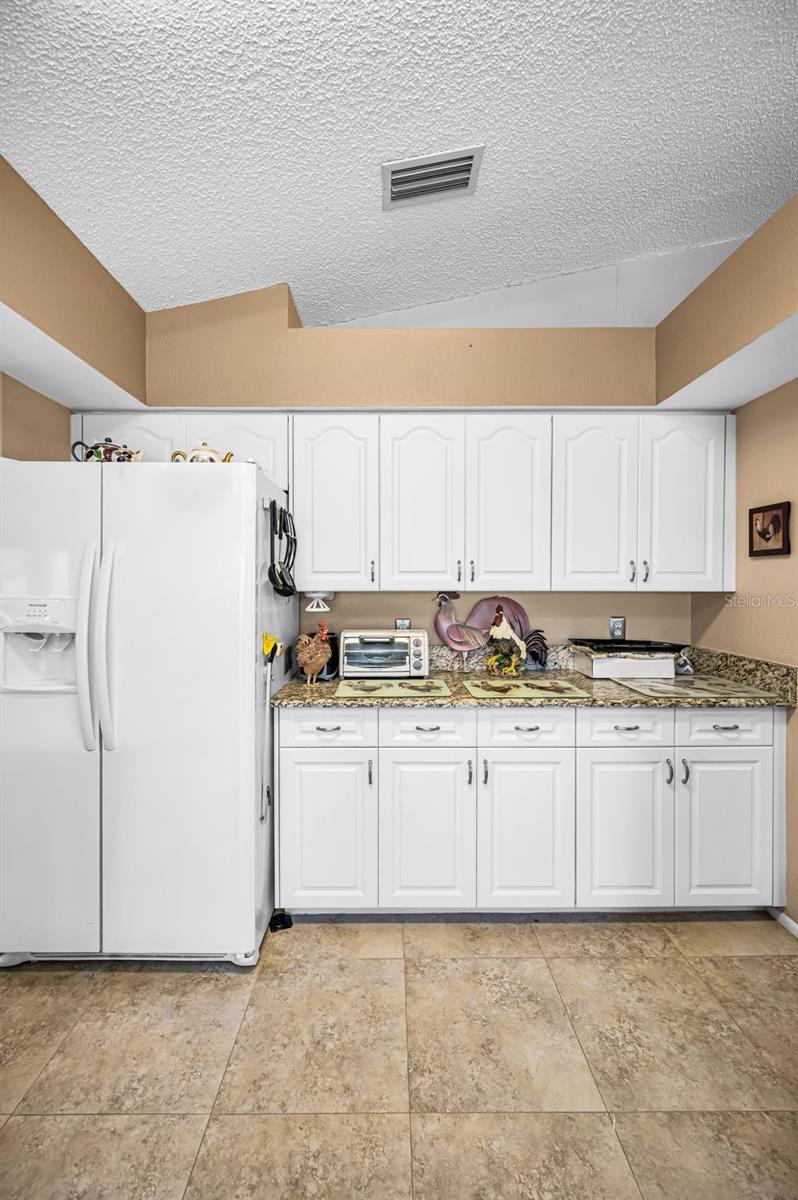 Image 15 of 77 For 9625 Oakwood Hills Court