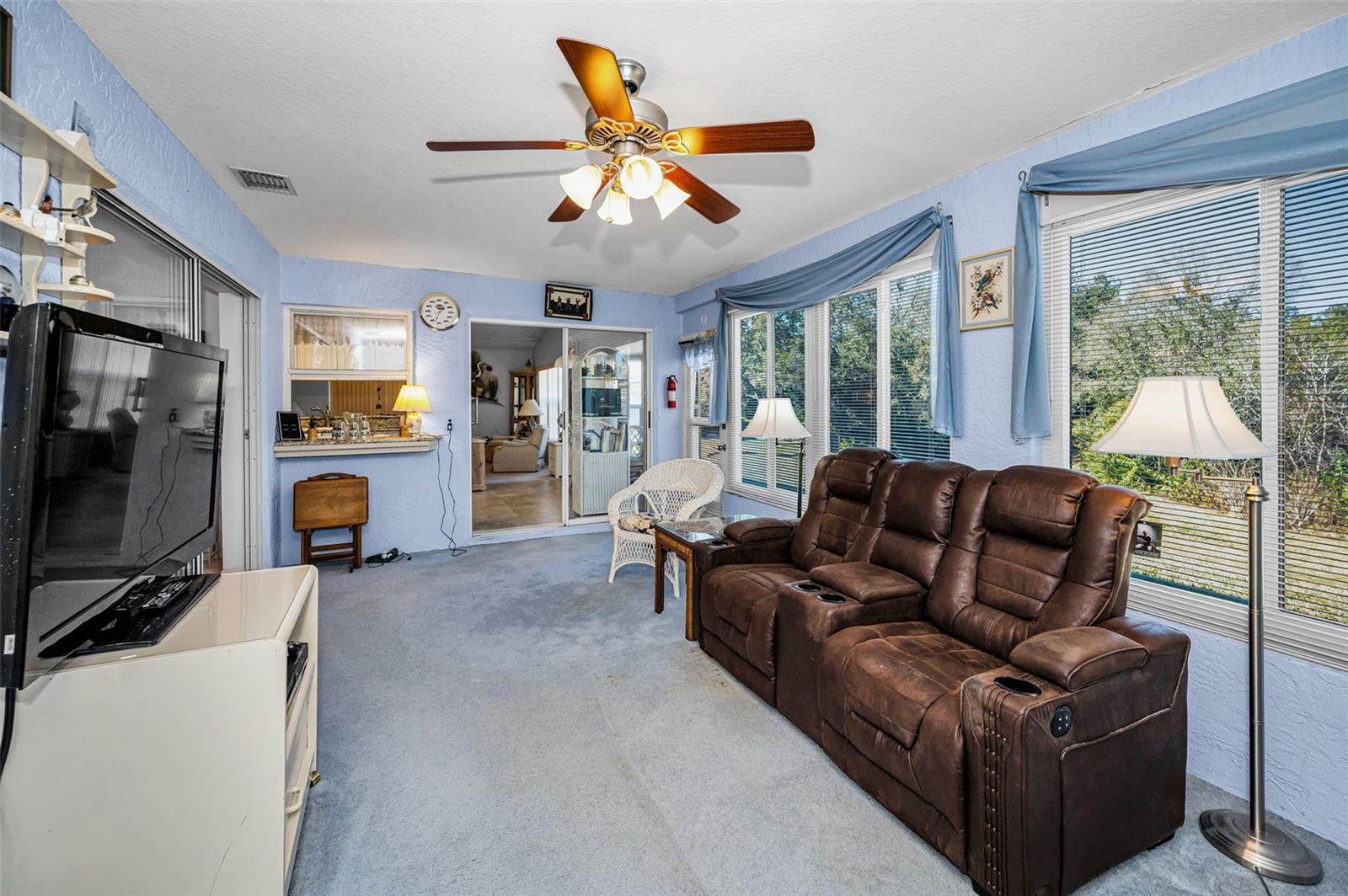 Image 33 of 77 For 9625 Oakwood Hills Court