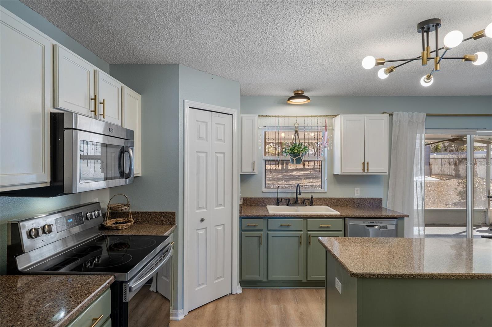 Image 18 of 46 For 11258 Lomita Wren Road