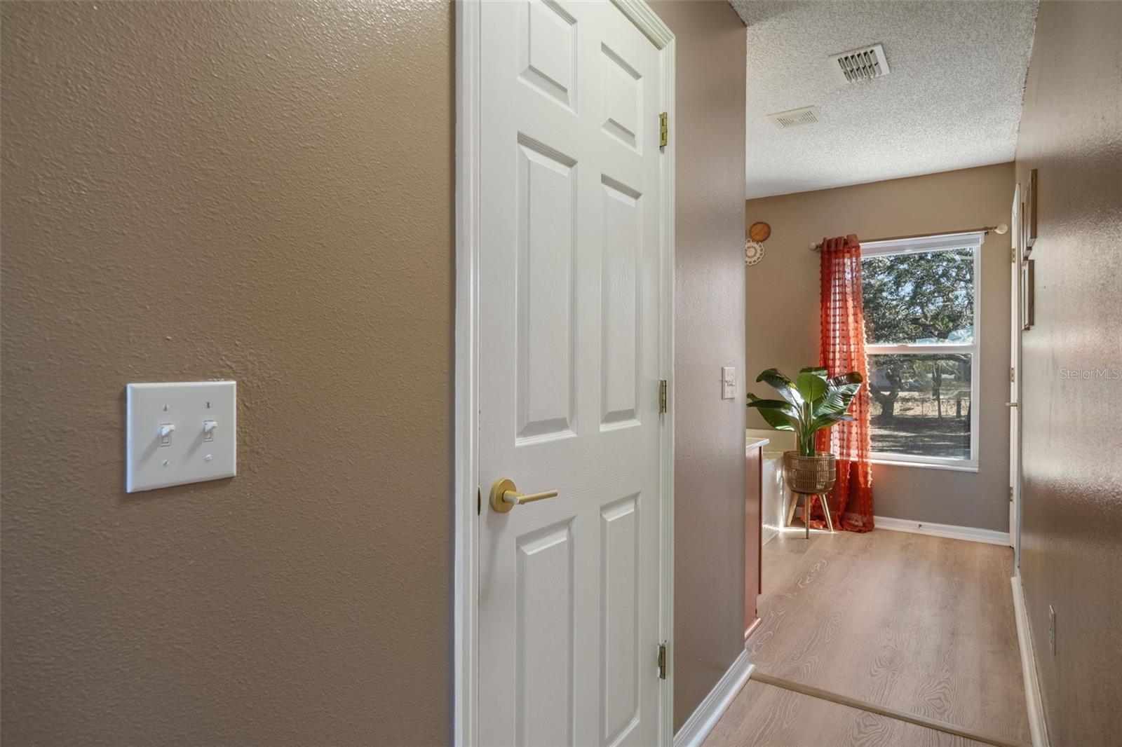 Image 28 of 46 For 11258 Lomita Wren Road