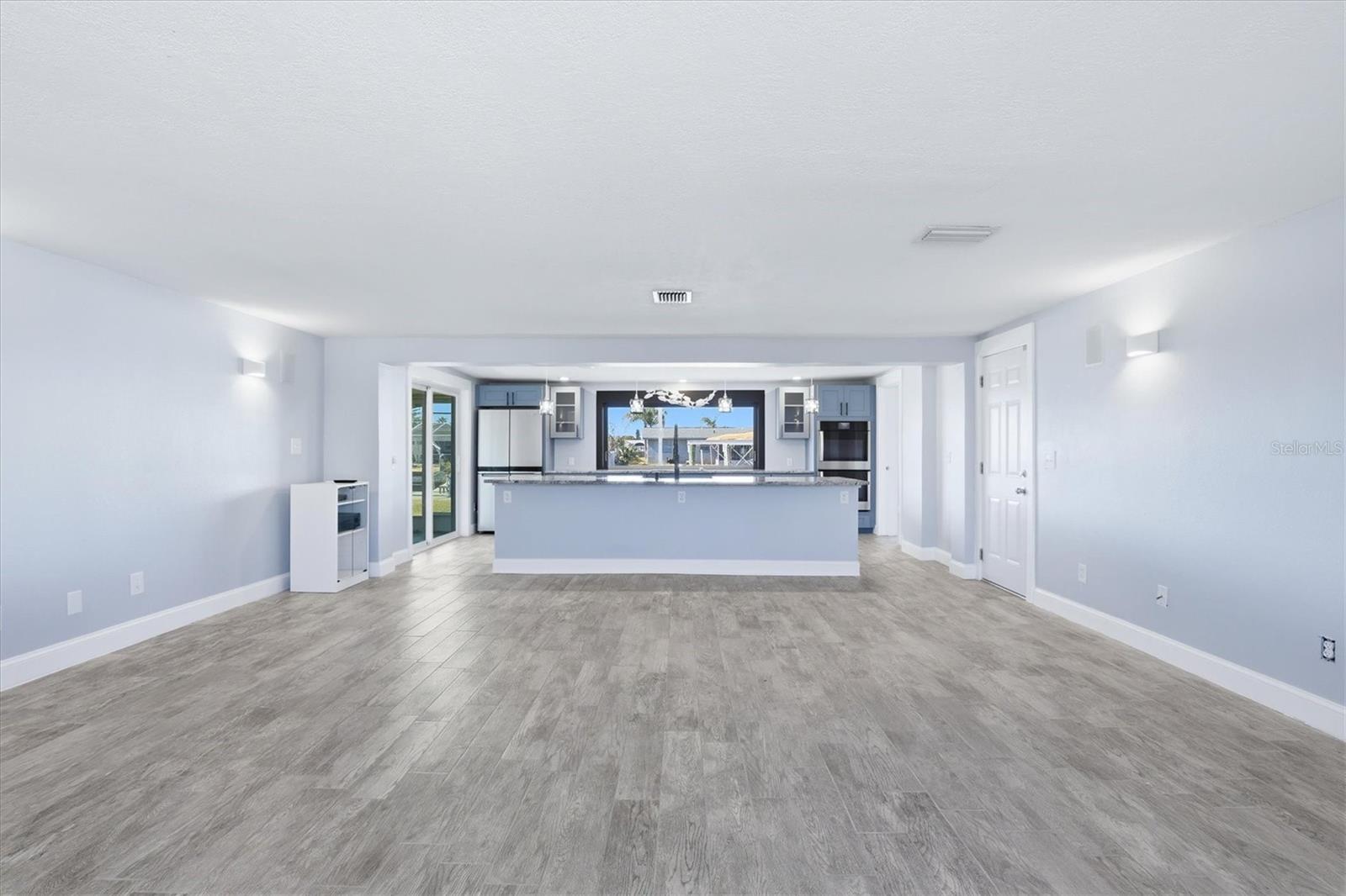 Image 15 of 62 For 13701 Maria Drive