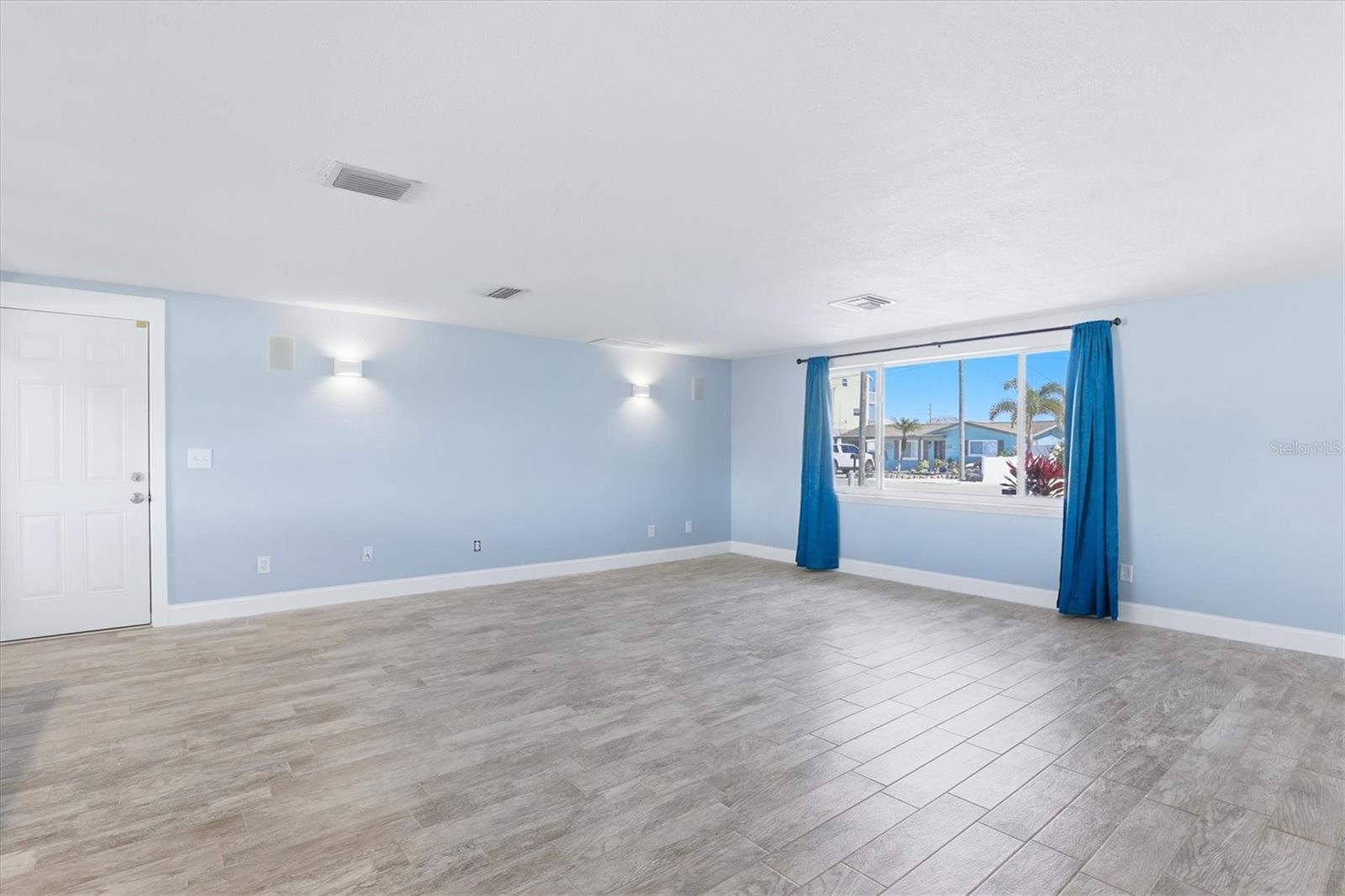 Image 26 of 62 For 13701 Maria Drive