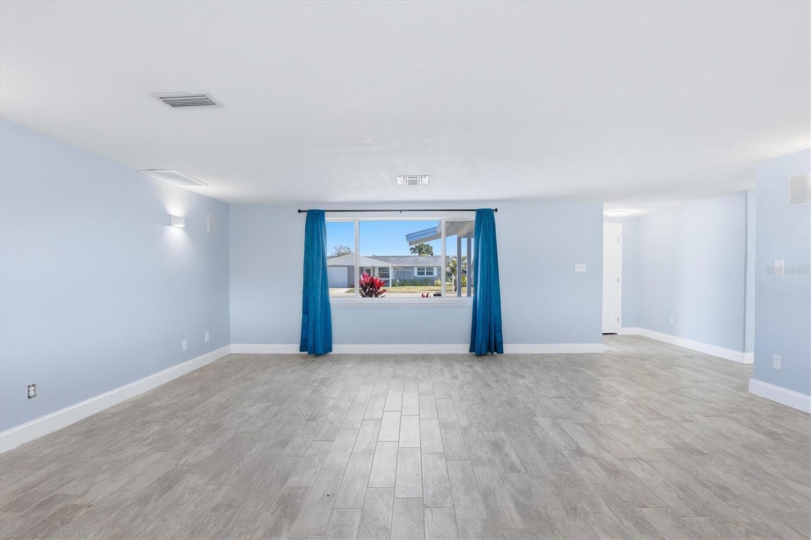 Image 27 of 62 For 13701 Maria Drive