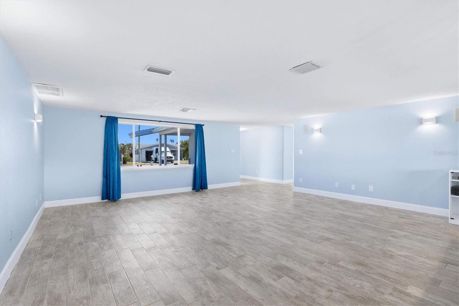 Image 28 of 62 For 13701 Maria Drive