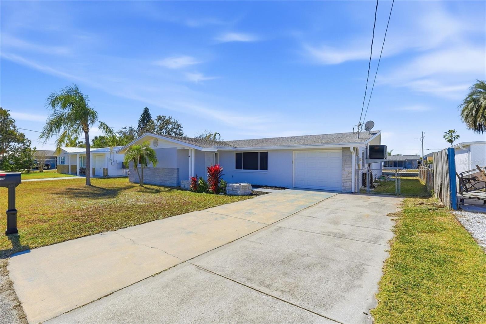 Image 7 of 62 For 13701 Maria Drive