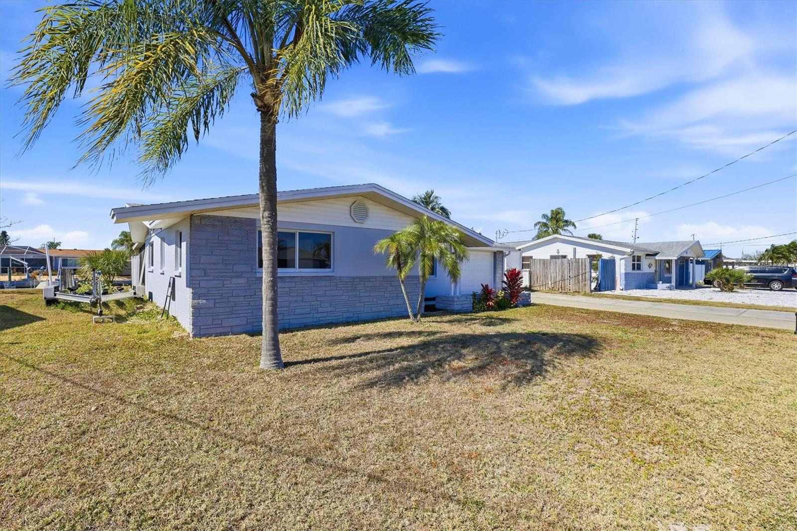 Image 8 of 62 For 13701 Maria Drive