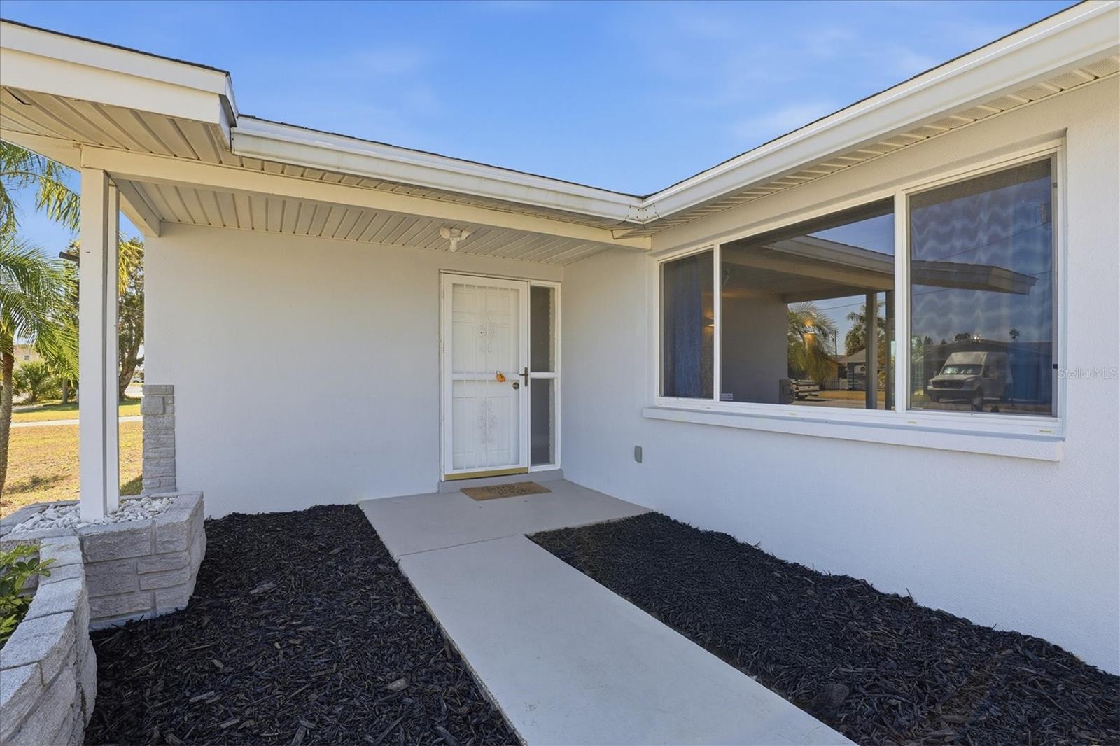 Image 9 of 62 For 13701 Maria Drive
