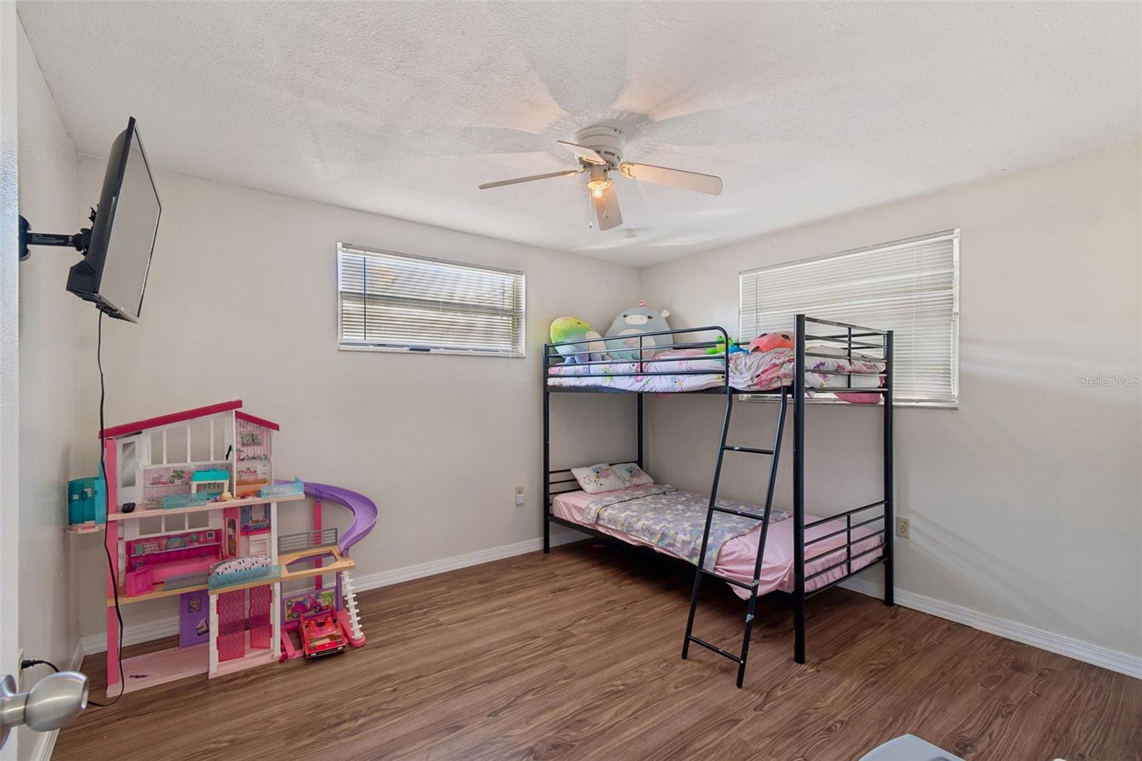 Image 16 of 26 For 7518 Sequoia Drive