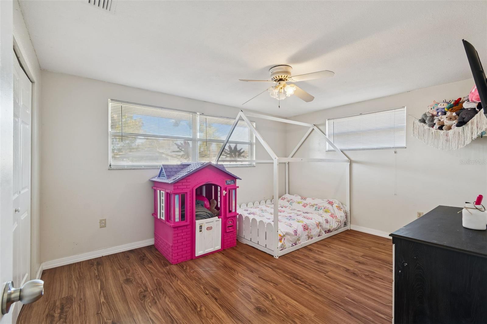 Image 18 of 26 For 7518 Sequoia Drive