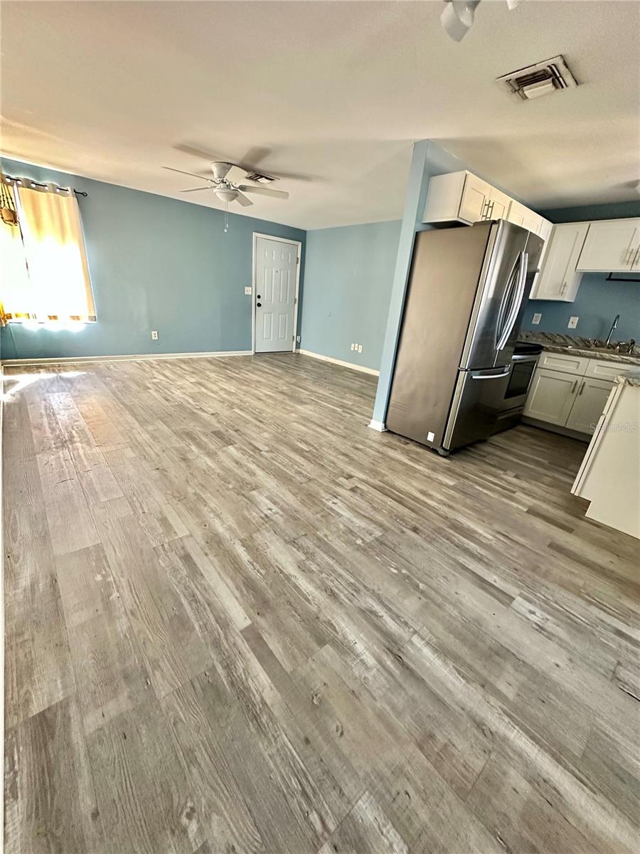 Image 4 of 21 For 9489 Century Drive