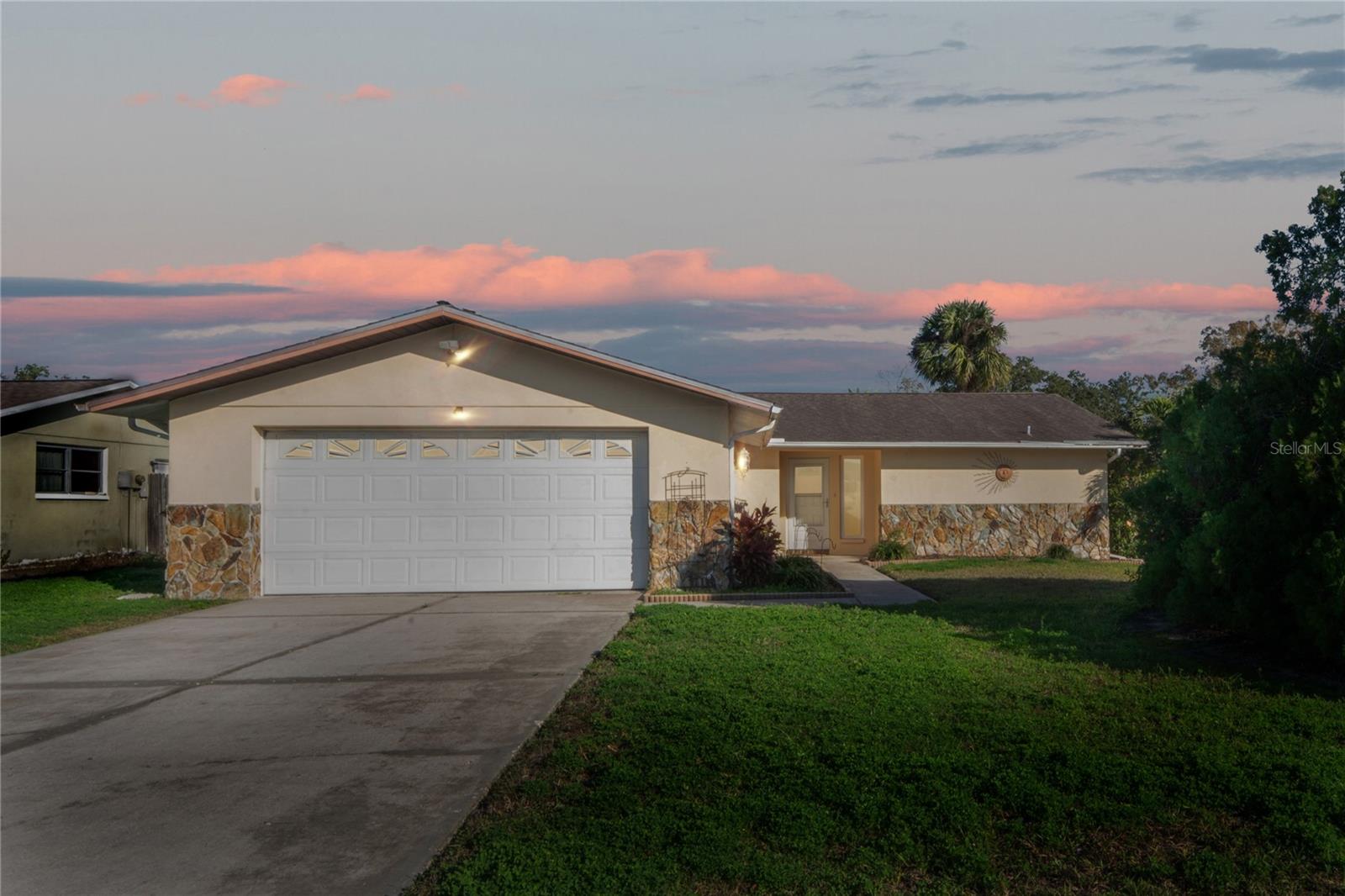 Image 2 of 26 For 6724 Crossbow Lane