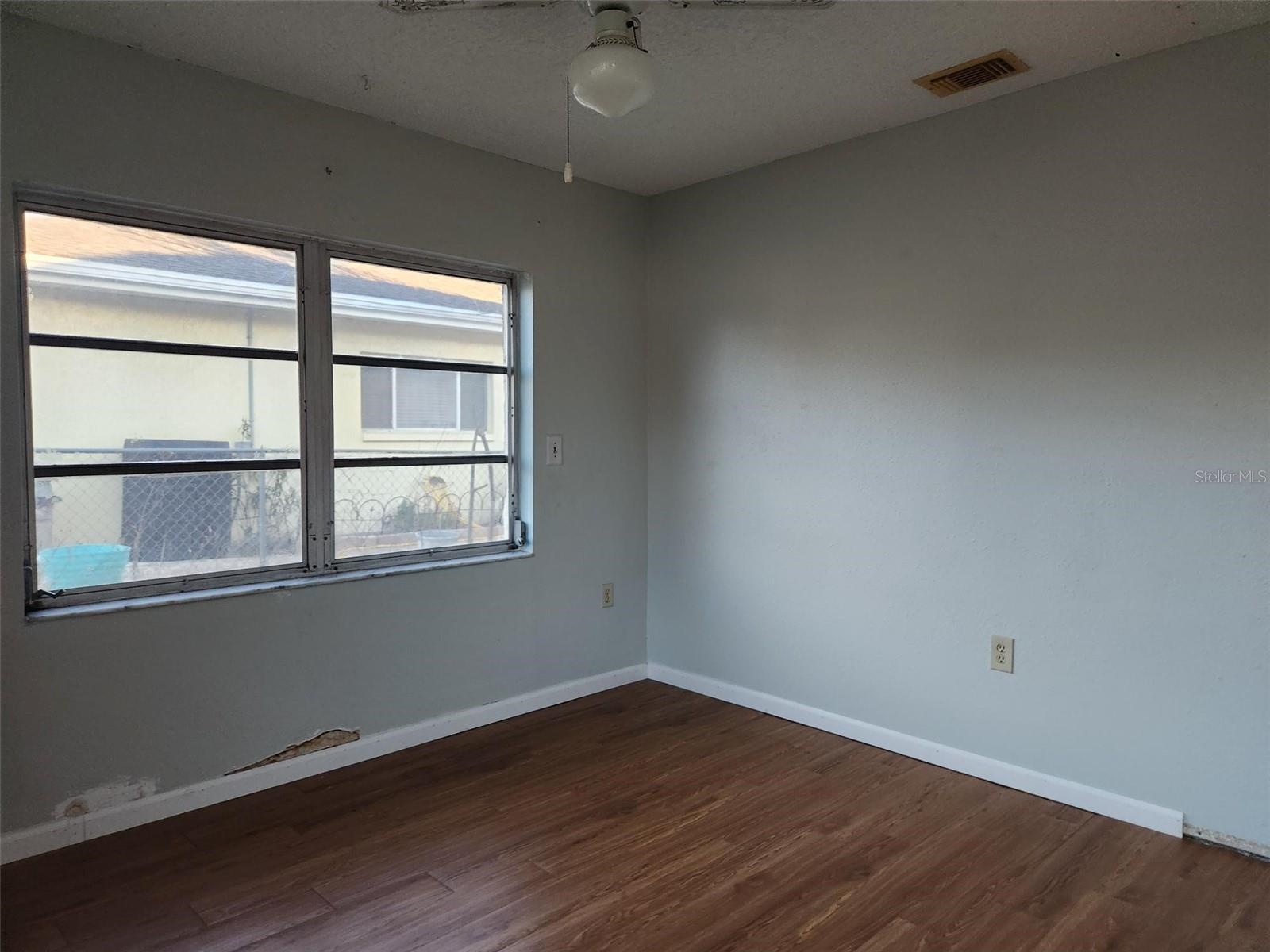 Image 14 of 23 For 8611 Sagewood Drive