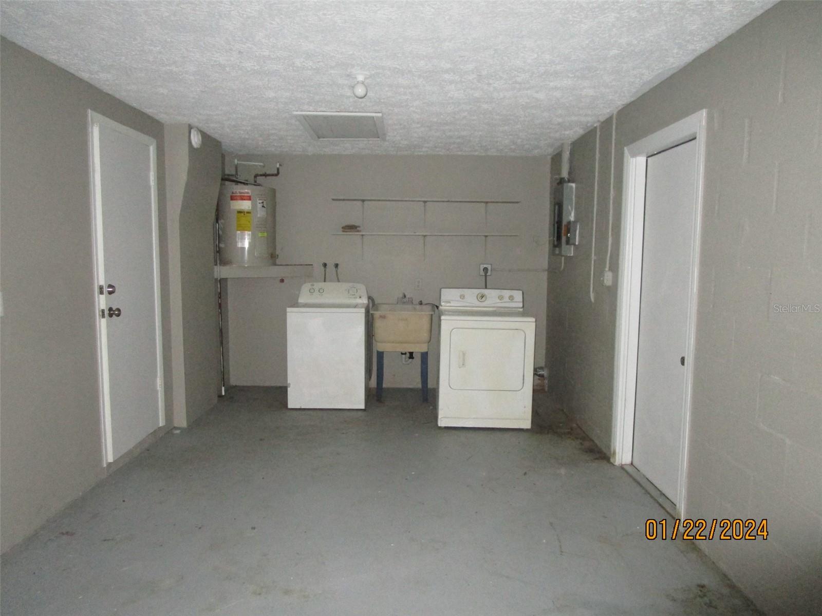 Image 16 of 17 For 8947 Cairo Lane