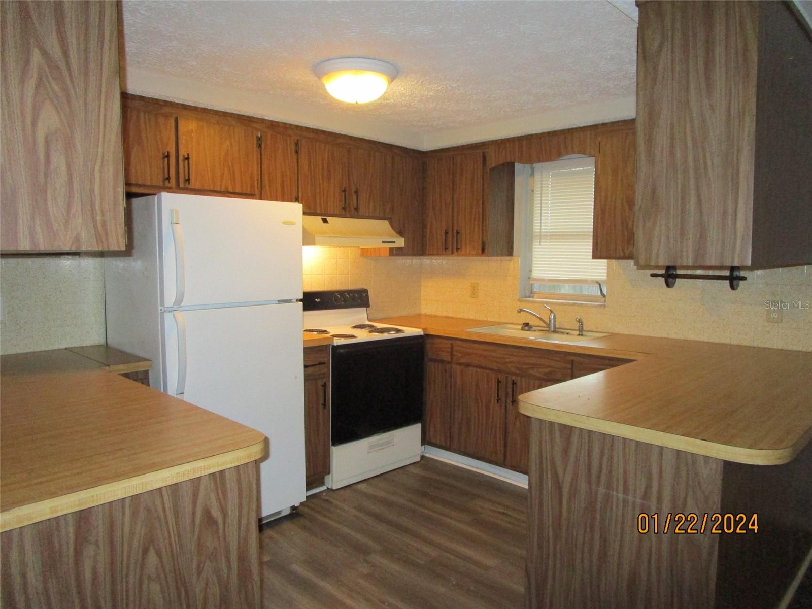 Image 5 of 17 For 8947 Cairo Lane