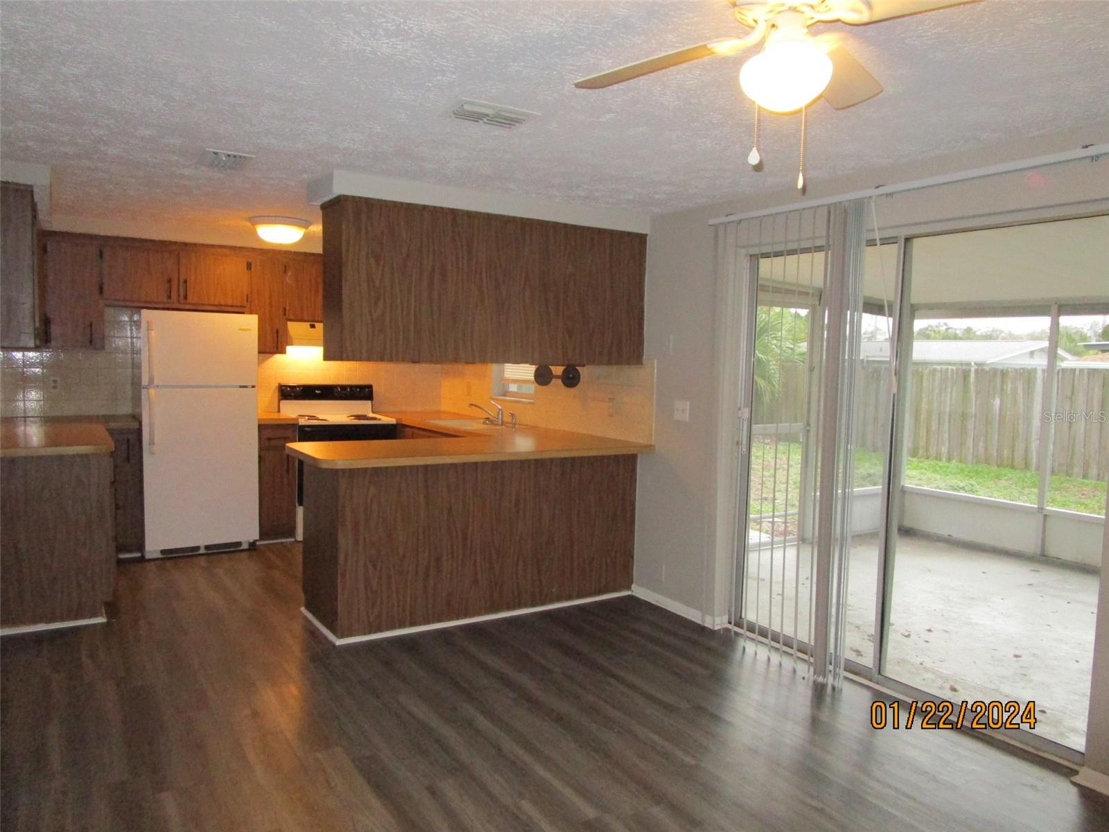 Image 7 of 17 For 8947 Cairo Lane