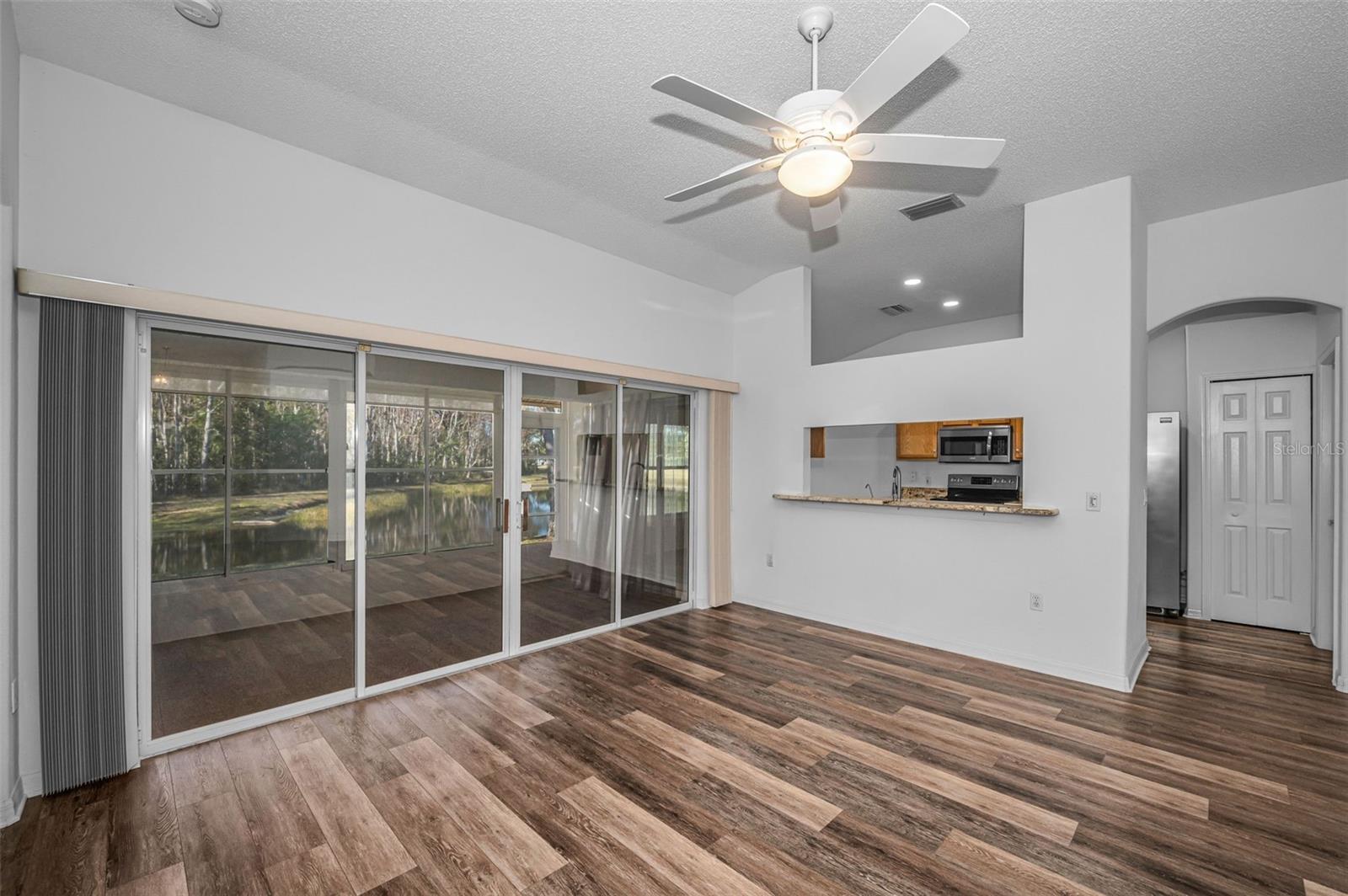 Image 10 of 100 For 1549 Arlington Oaks Court