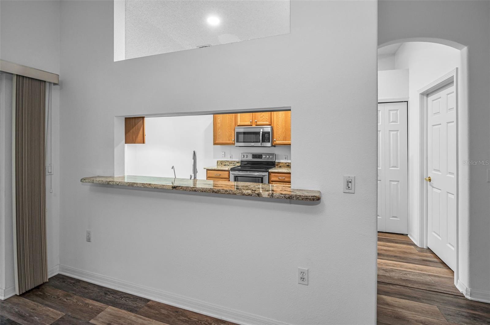 Image 14 of 100 For 1549 Arlington Oaks Court