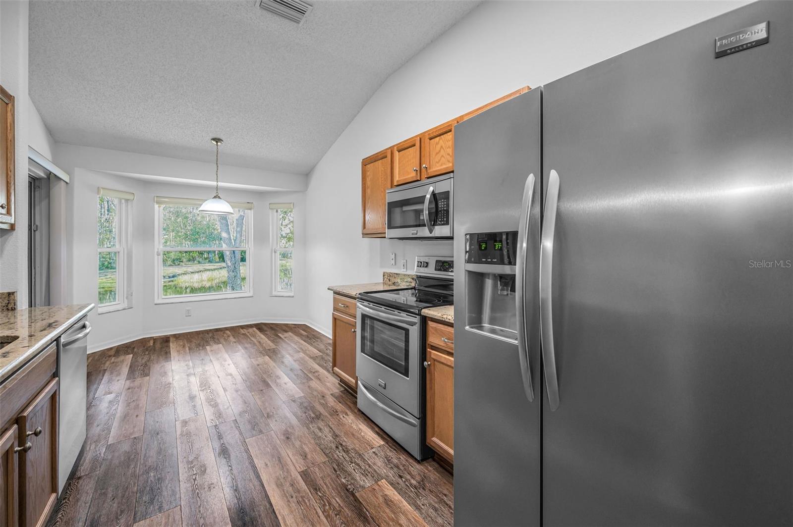 Image 15 of 100 For 1549 Arlington Oaks Court