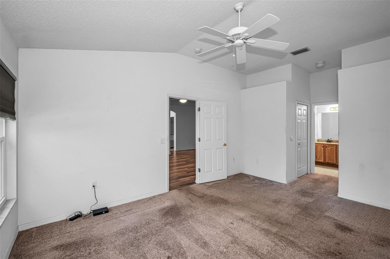 Image 22 of 100 For 1549 Arlington Oaks Court