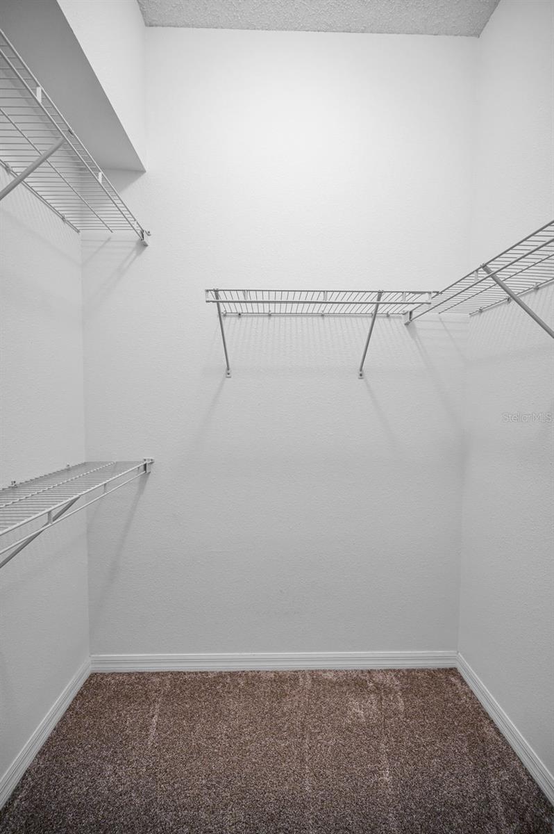 Image 25 of 100 For 1549 Arlington Oaks Court