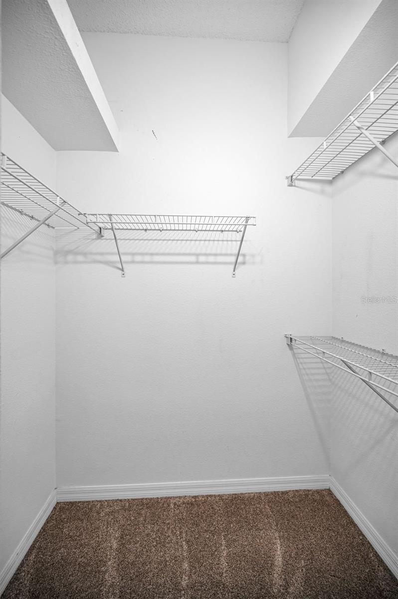 Image 26 of 100 For 1549 Arlington Oaks Court