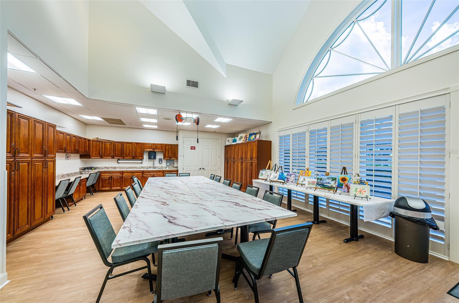 Image 73 of 100 For 1549 Arlington Oaks Court