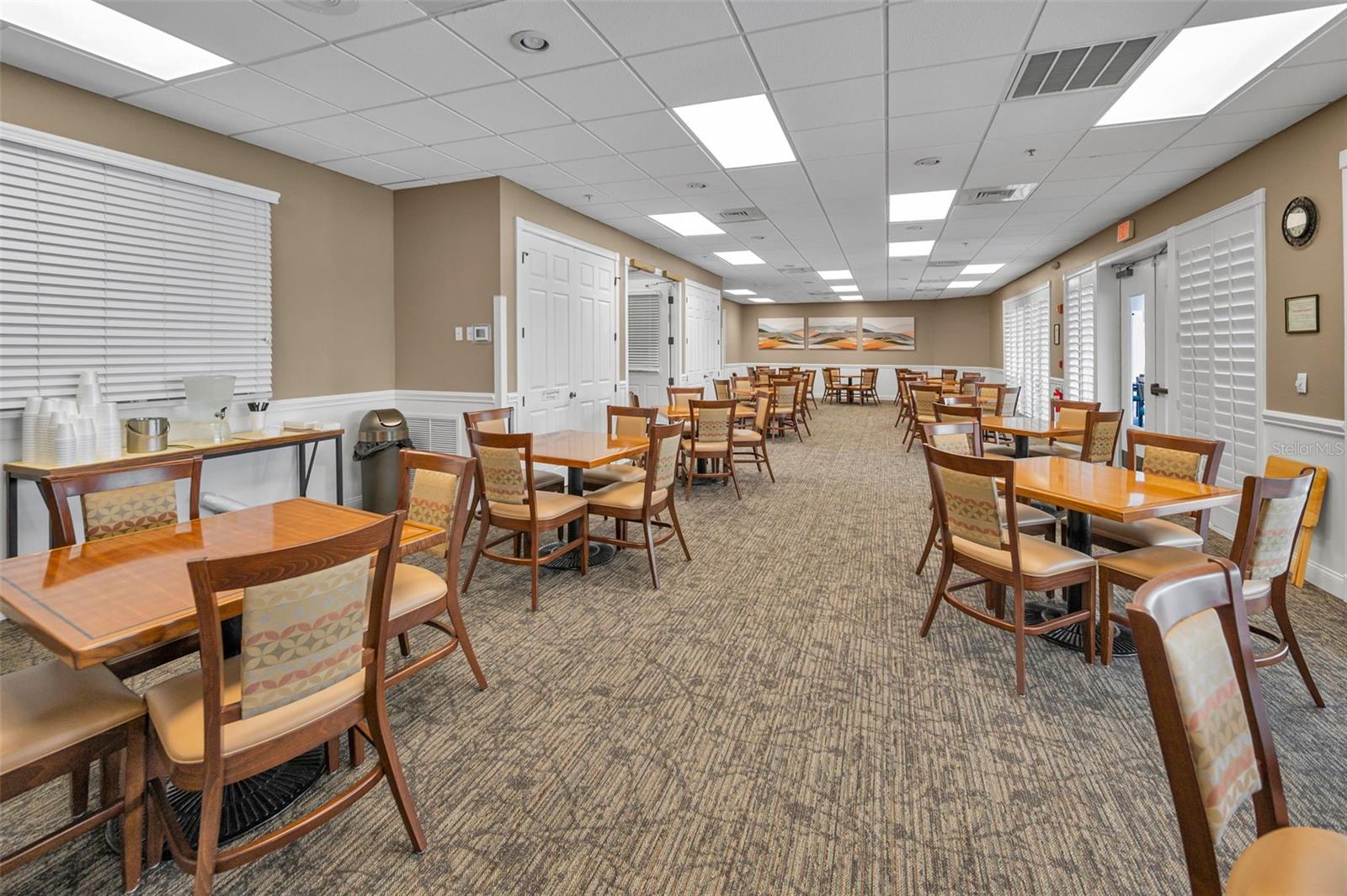 Image 75 of 100 For 1549 Arlington Oaks Court