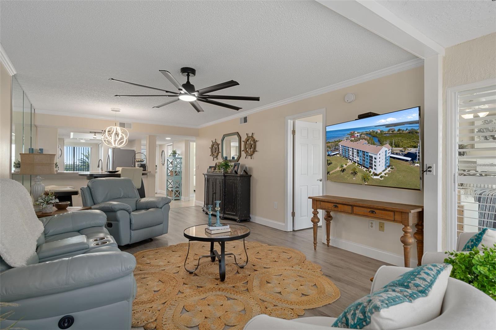 Image 13 of 65 For 4550 Bay Boulevard 1211