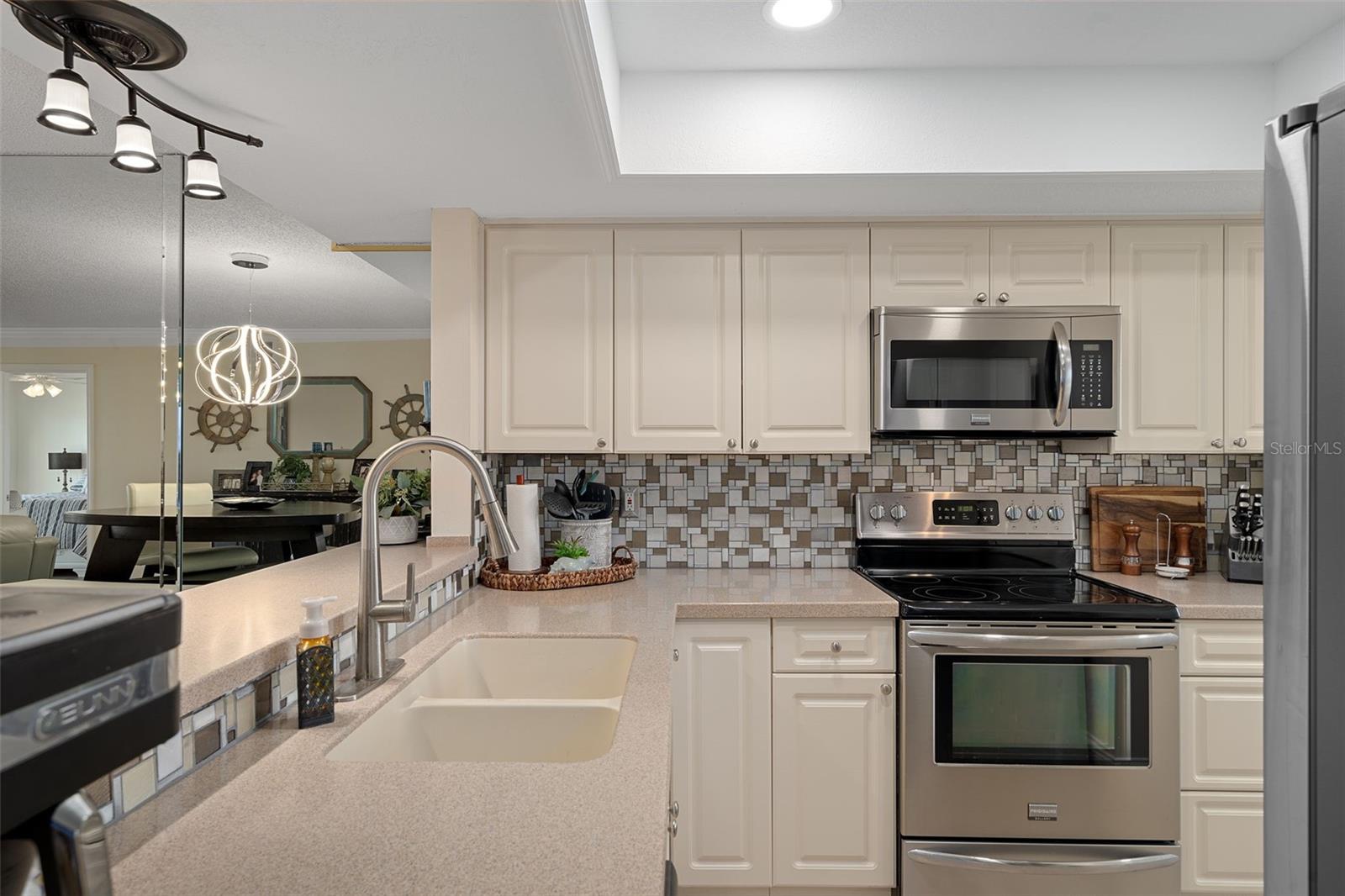 Image 15 of 65 For 4550 Bay Boulevard 1211