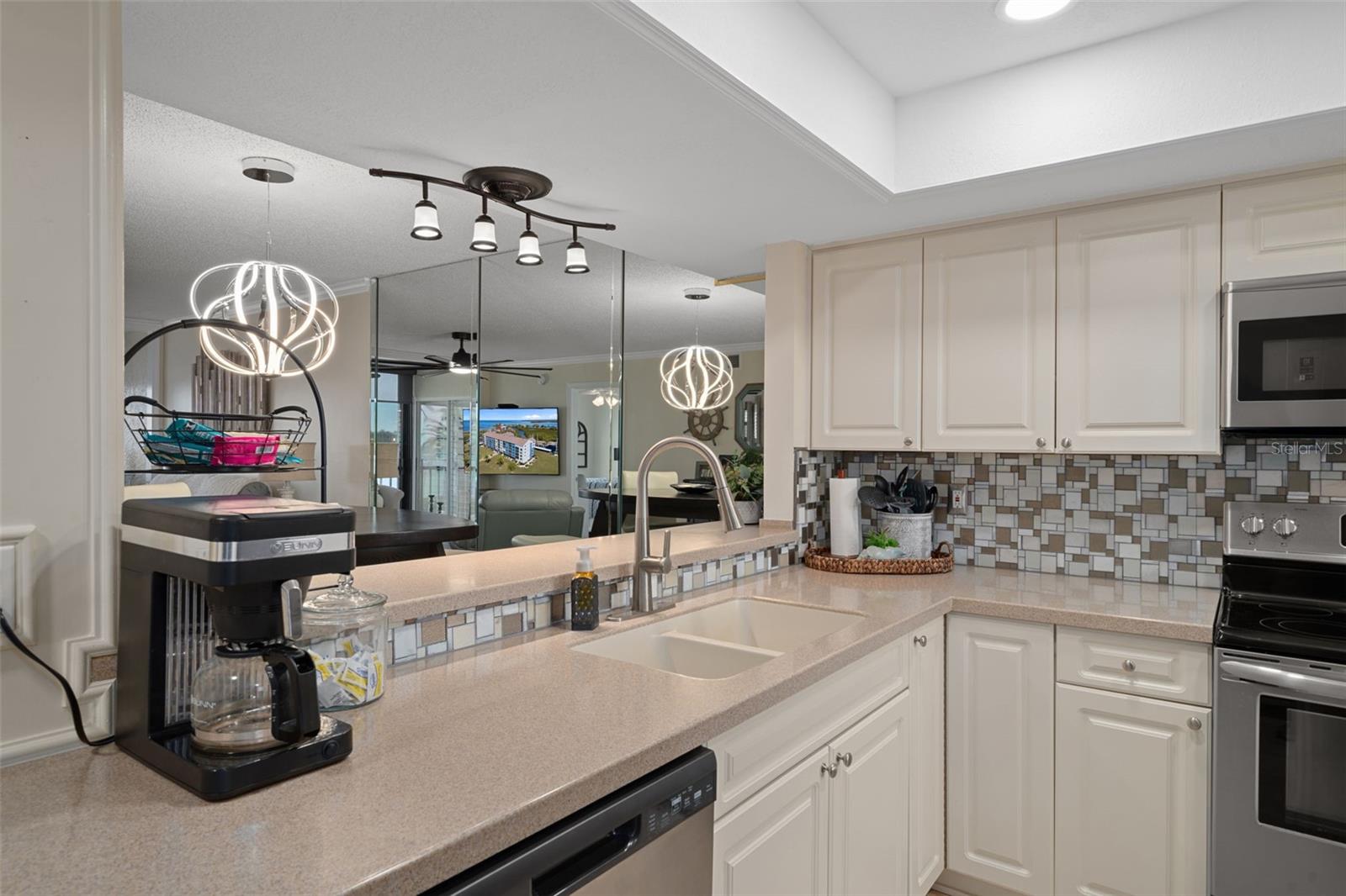 Image 16 of 65 For 4550 Bay Boulevard 1211