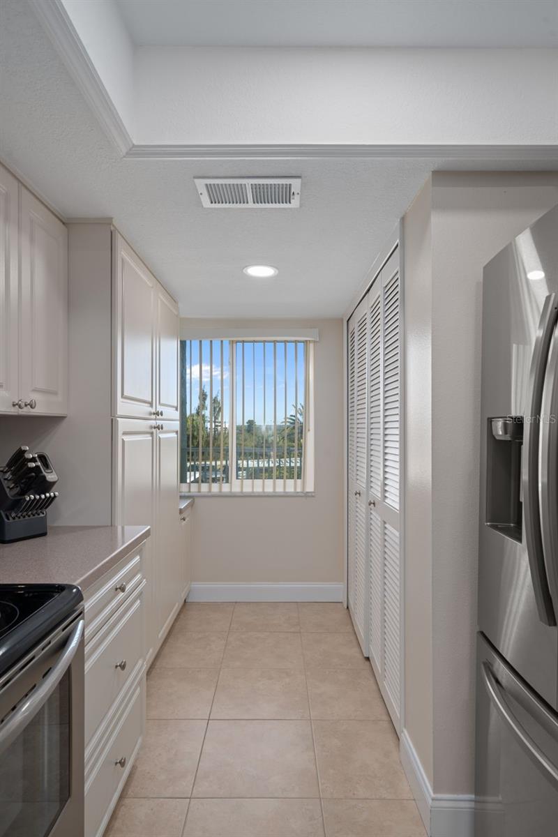 Image 20 of 65 For 4550 Bay Boulevard 1211