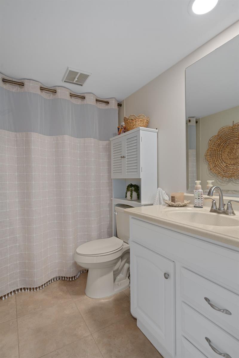 Image 34 of 65 For 4550 Bay Boulevard 1211