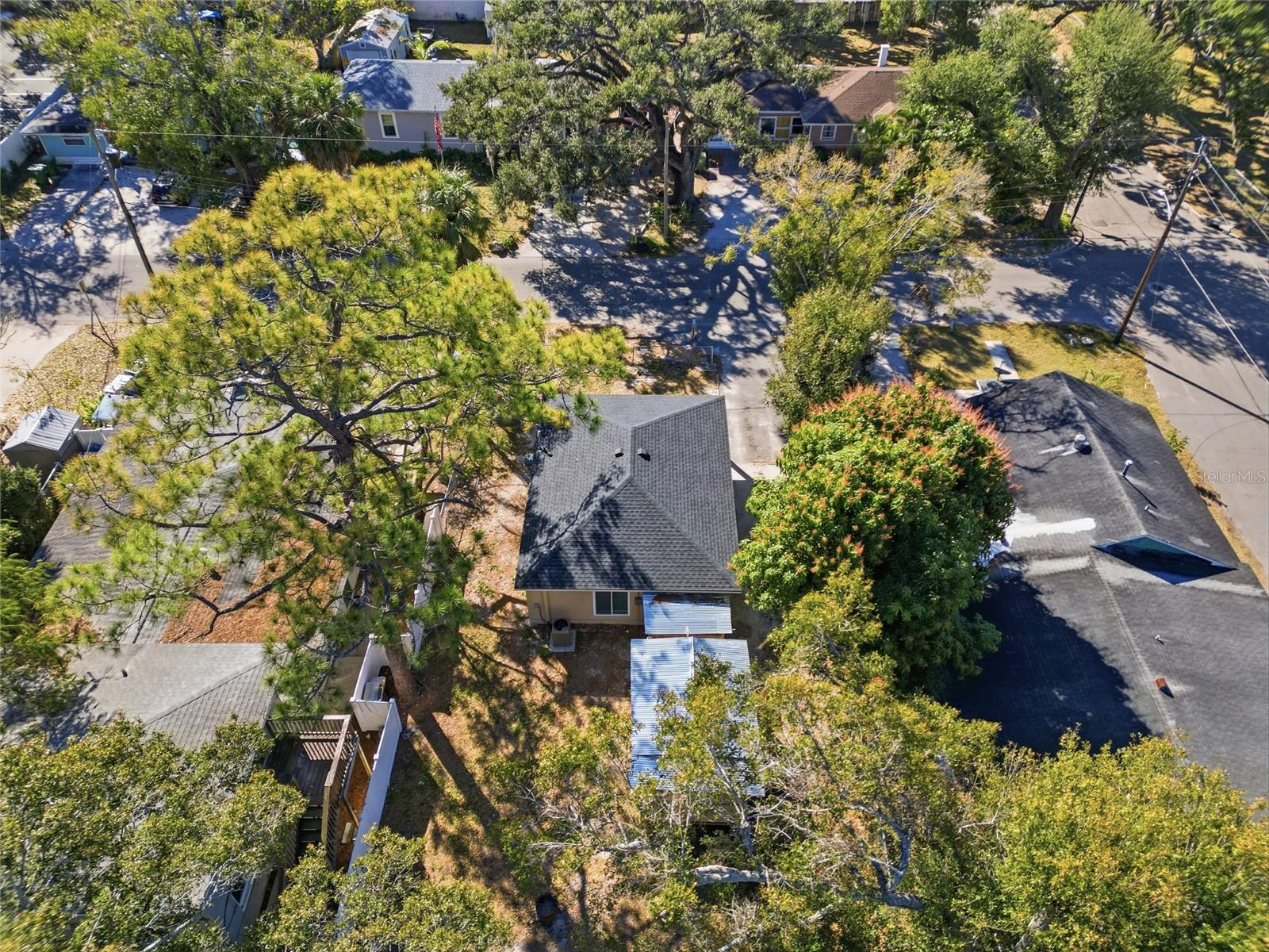 Image 23 of 27 For 1420 19th Avenue W