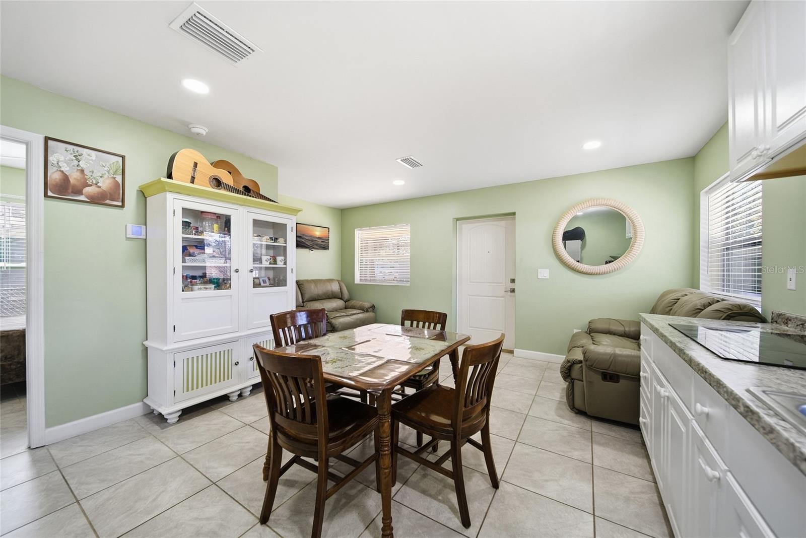 Image 9 of 27 For 1420 19th Avenue W