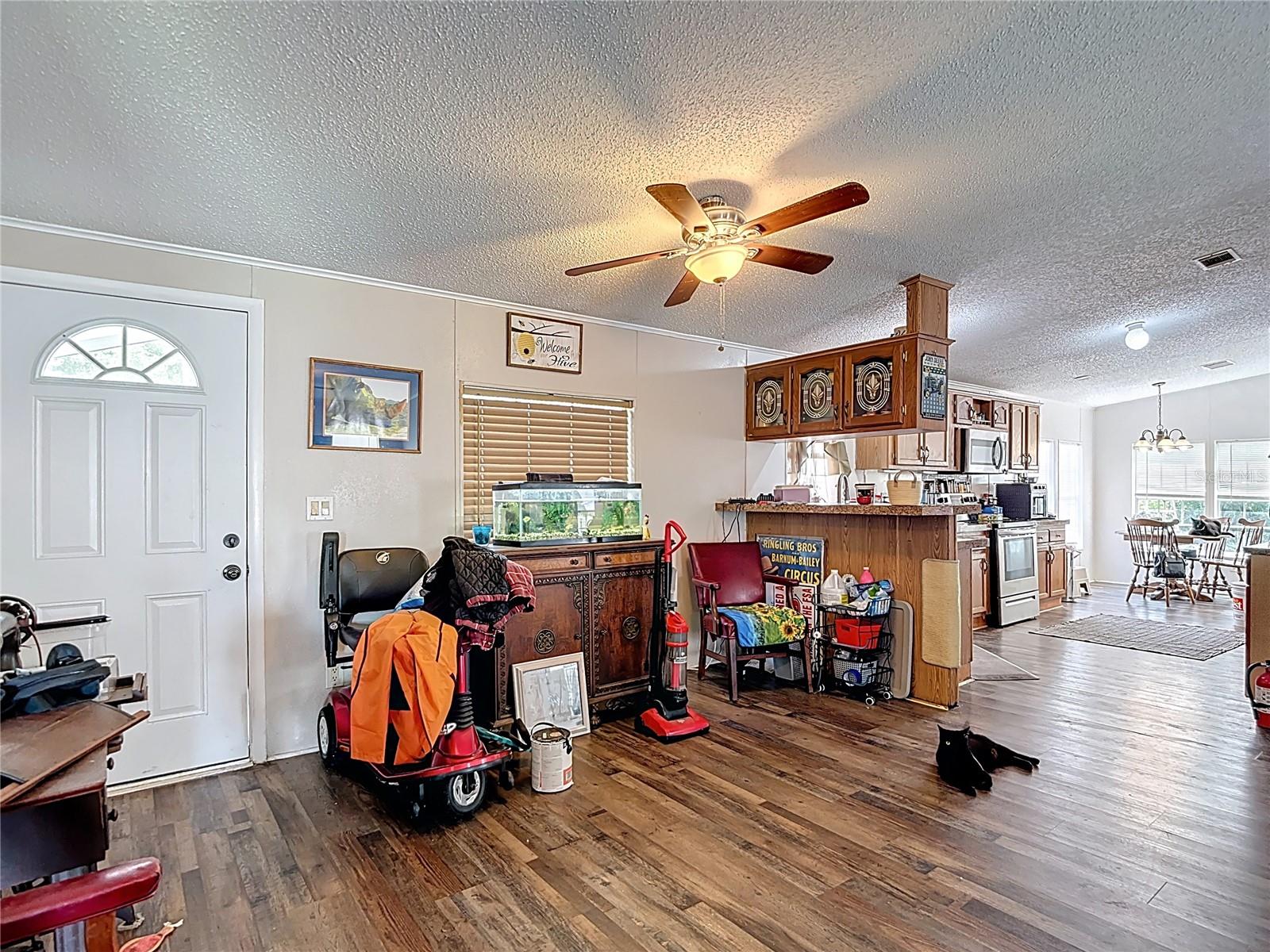 Image 5 of 62 For 9801 Upland Drive