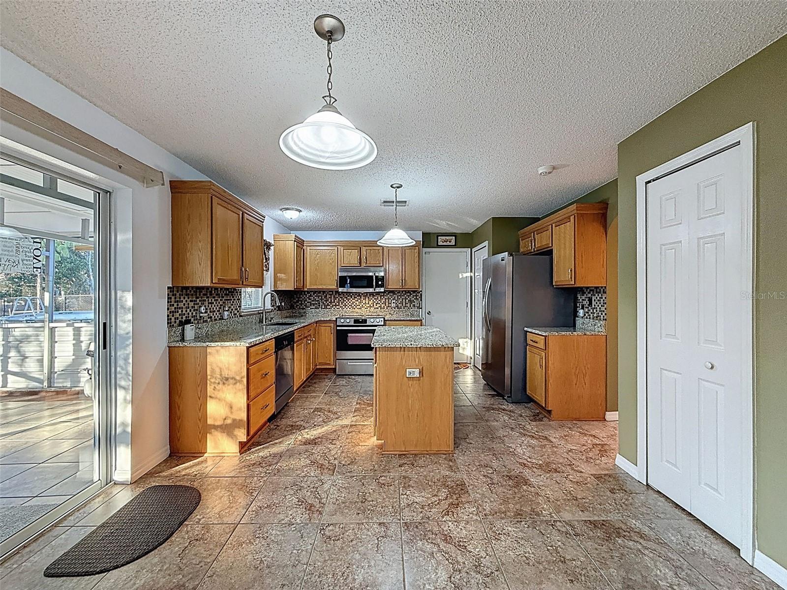 Image 17 of 52 For 3181 Deltona Boulevard