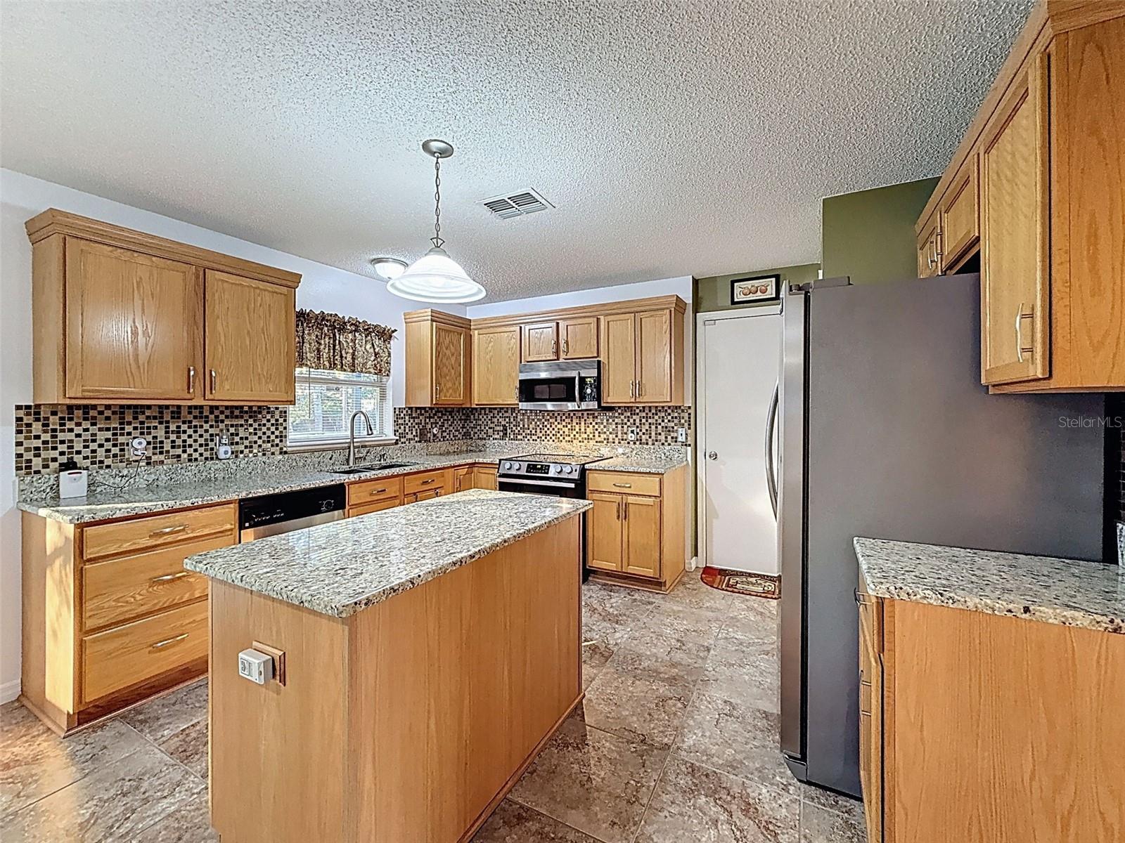 Image 18 of 52 For 3181 Deltona Boulevard