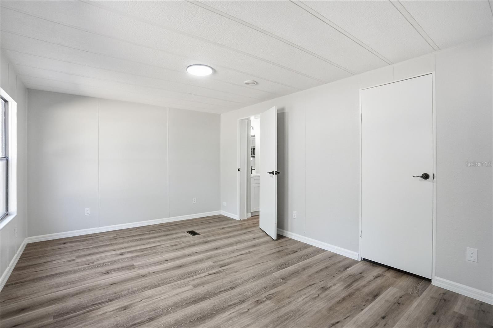 Image 12 of 30 For 9183 Cr 647a