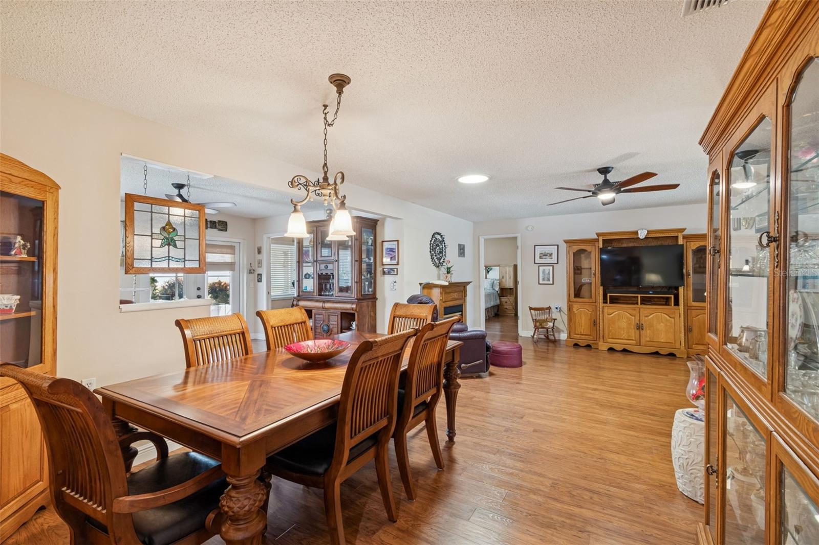 Image 14 of 37 For 4736 Portland Manor Drive