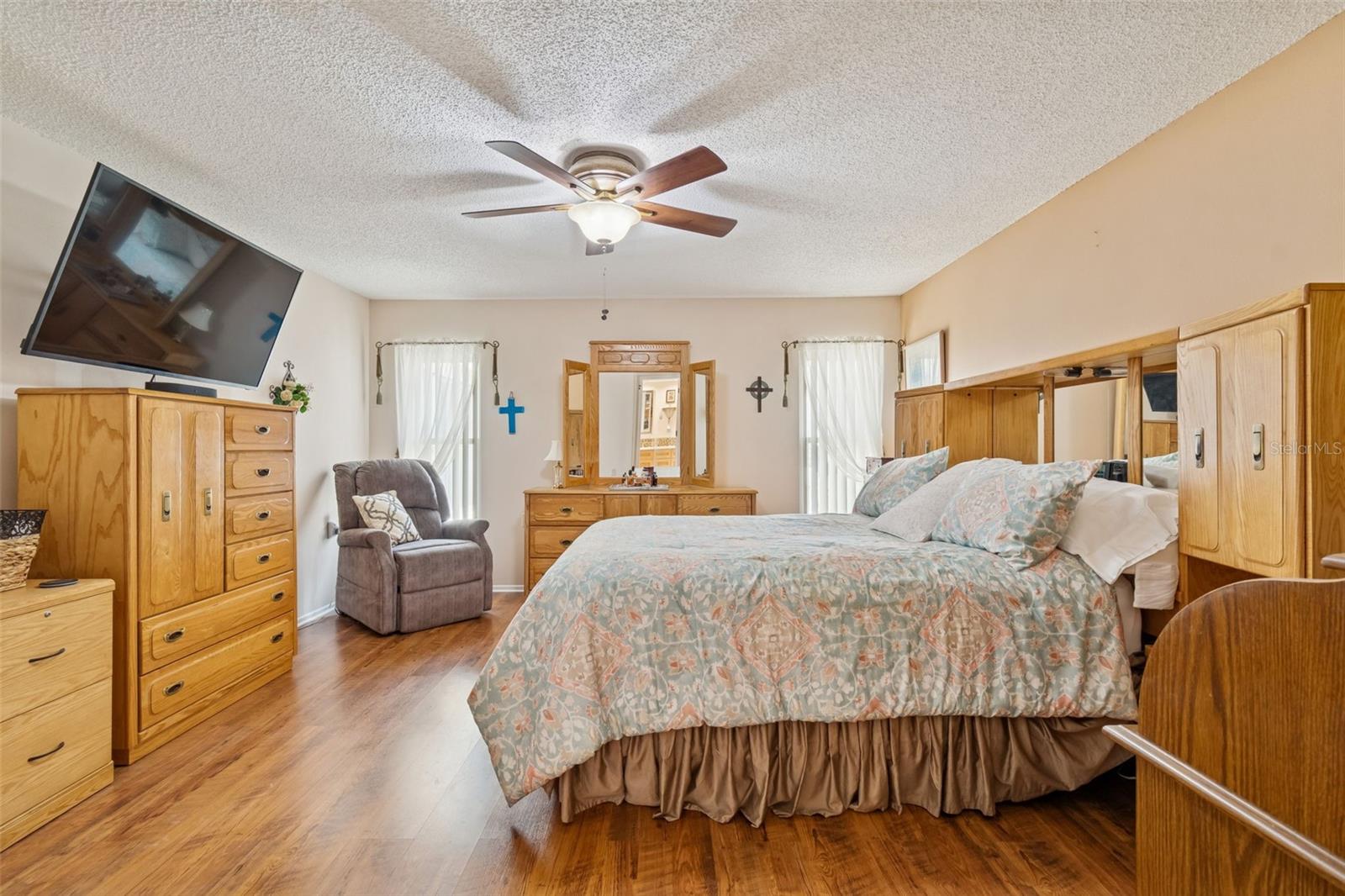 Image 16 of 37 For 4736 Portland Manor Drive