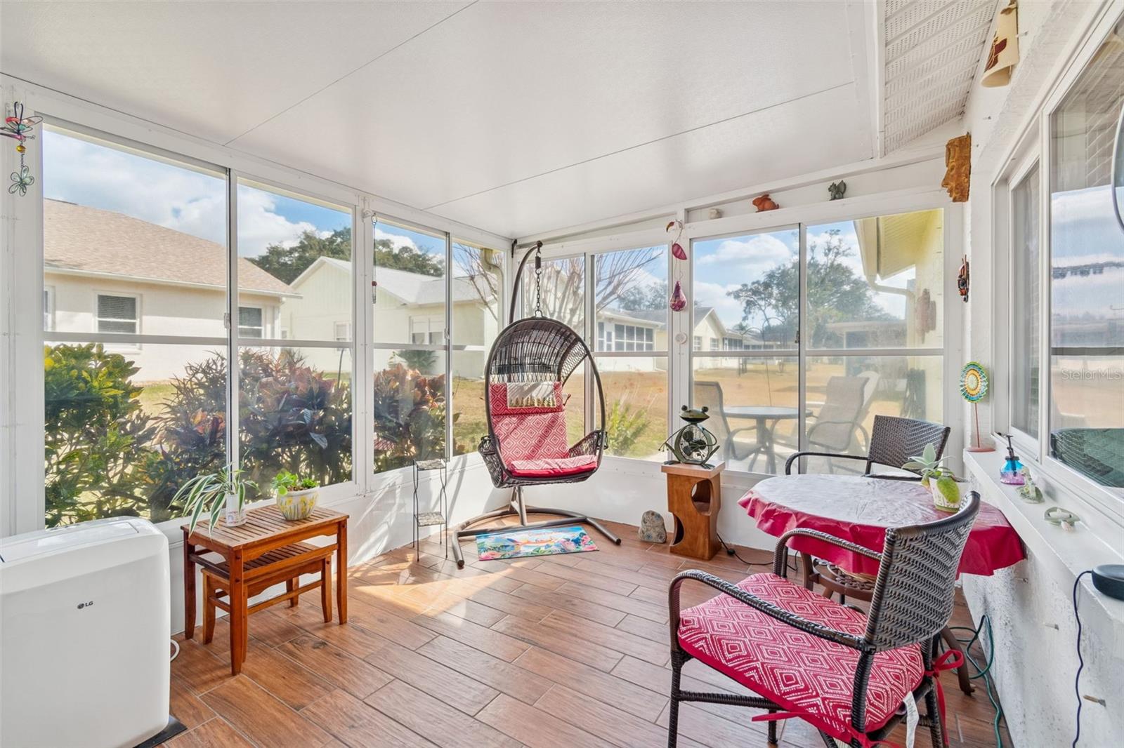 Image 23 of 37 For 4736 Portland Manor Drive