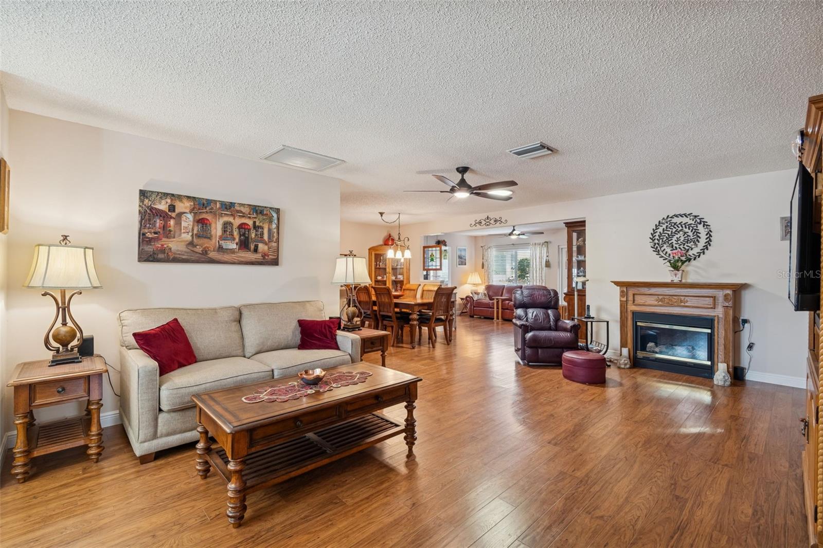 Image 7 of 37 For 4736 Portland Manor Drive