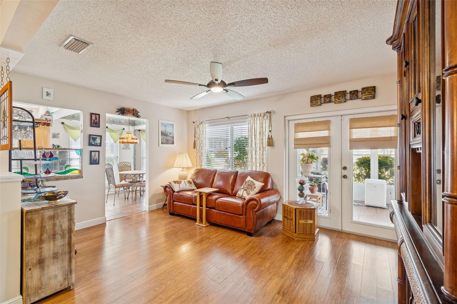 Image 8 of 37 For 4736 Portland Manor Drive