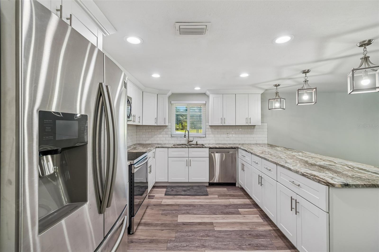 Image 11 of 37 For 10909 Candy Lane